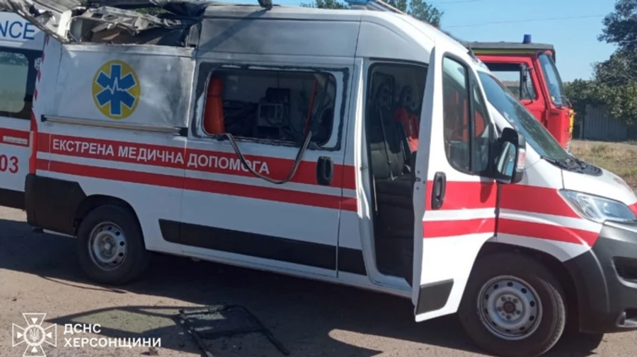 Russian drones attack car and ambulance in Kherson and Donetsk oblasts, killing and injuring civilians – photos, video