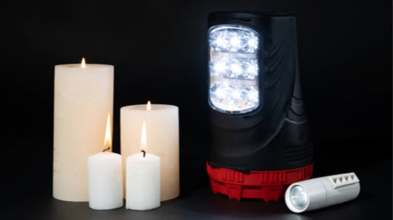Когда нет света и тепла: более 20 вещей, которые могут понадобиться в случае блэкаута
