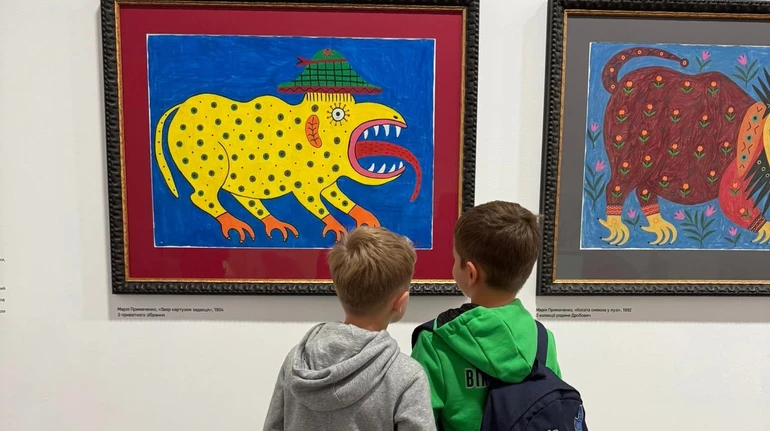 Ukraine WOW, бо ми – WOW: про зворотні сенси виставкового проєкту на 14 колії