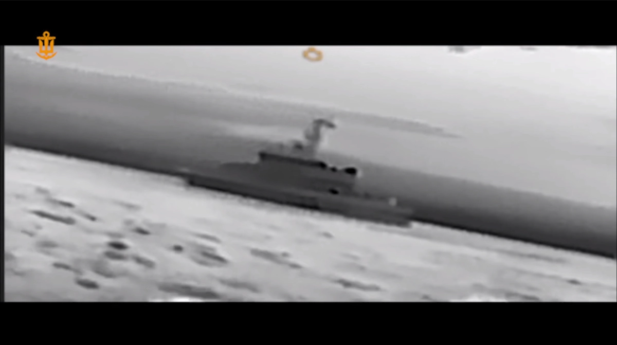 Ukrainian Navy Strikes Two Russian Patrol Boats Guarding Kerch Bridge — image 2
