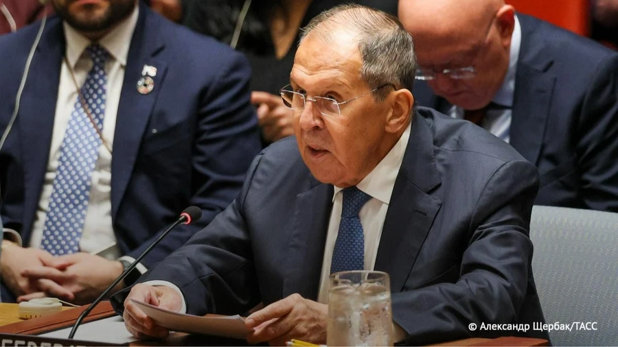 Лавров заявил, что РФ якобы готова к переговорам, но во время них не будет прекращать военные действия