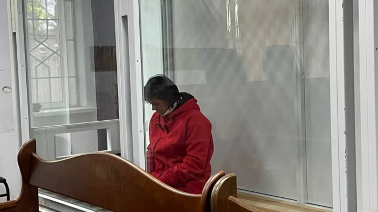 Нападницю на Стерненка арештували: на суді вона сказала, що закохалася у вербувальника з СБУ