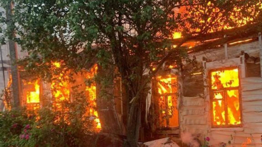 Минометный обстрел Сумщины: пострадала женщина, сгорел дом, еще 9 повреждены