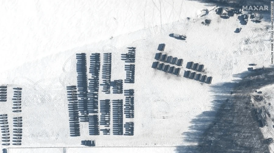 Головні новини неділі і ночі: фото військової техніки в Білорусі, перекидання військ РФ