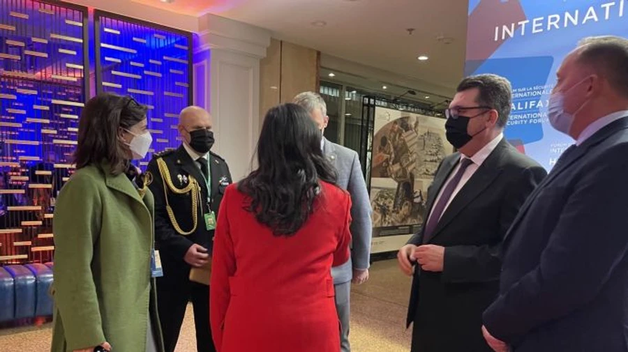 Данілов обговорив безпеку на кордонах із міністеркою оборони Канади