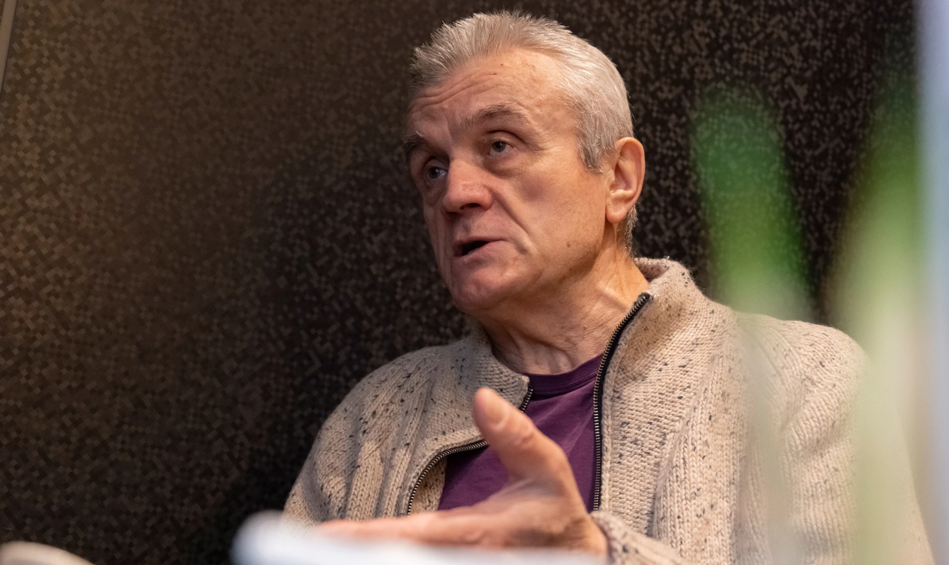 Частина електорату Порошенка починає з цікавістю дивитись на Зеленського – Вадим Васютинський