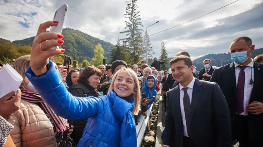 Всенародный опрос от Зеленского будет добровольным и в отдельные урны – Лещенко