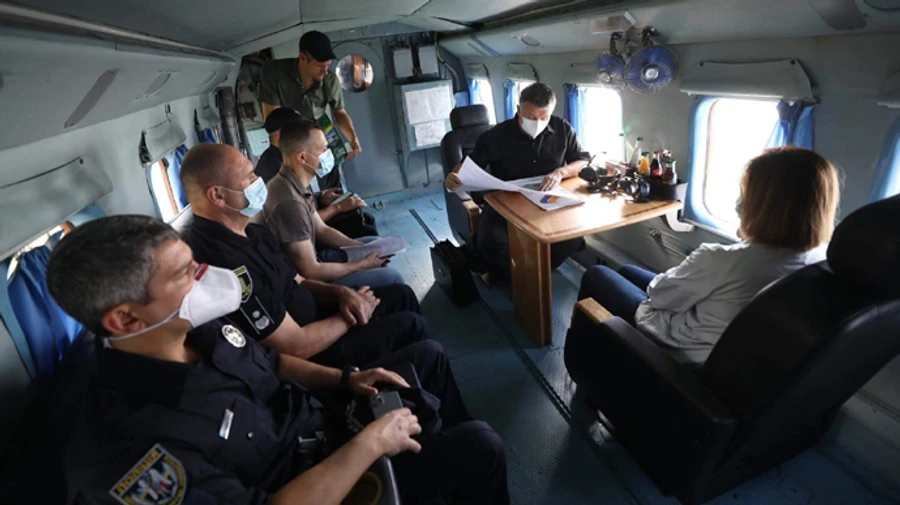 Аваков прилетел в Харьковскую область – тушить пожары