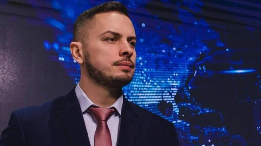 Ведущий Россия-24 назвал поправки в Конституцию РФ преступлением и уволился