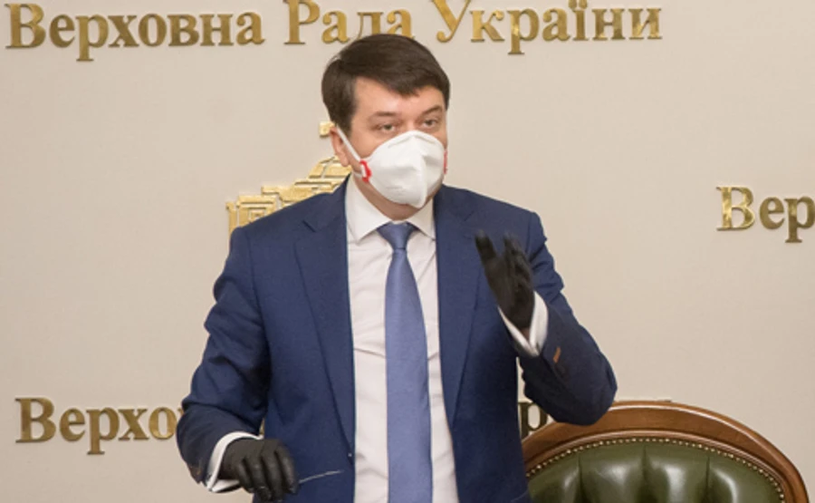 Разумков о антиколомойском законопроекте: Он плюс-минус с мой рост