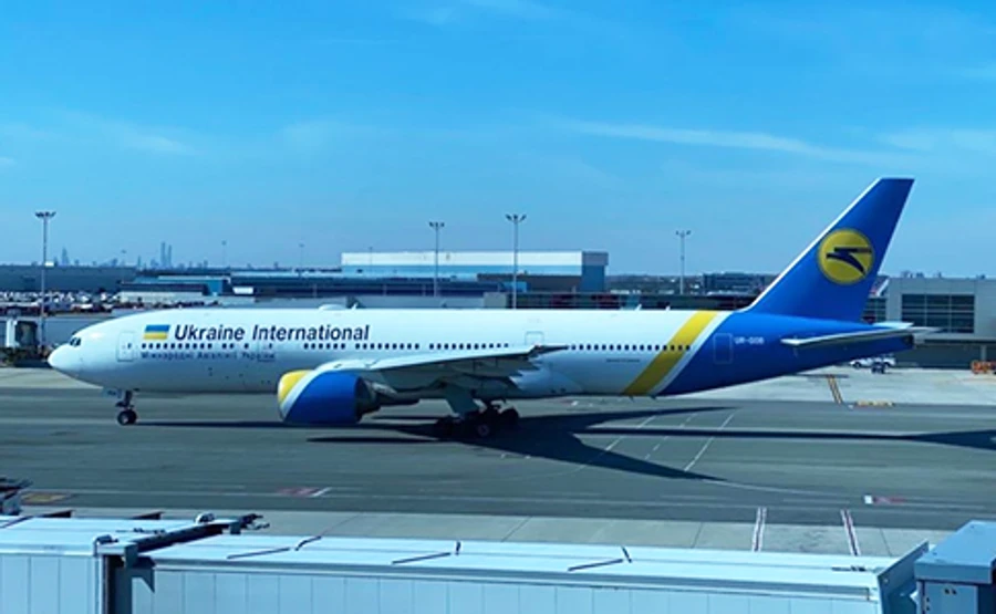 Еще один спецрейс МАУ вылетел из Нью-Йорка в Киев