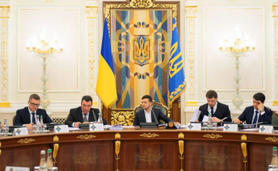 РНБО передала Зеленському нову стратегію нацбезпеки