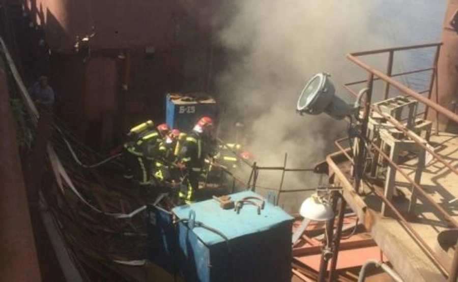 В Киеве – сильный пожар на территории Кузни на Рыбальском