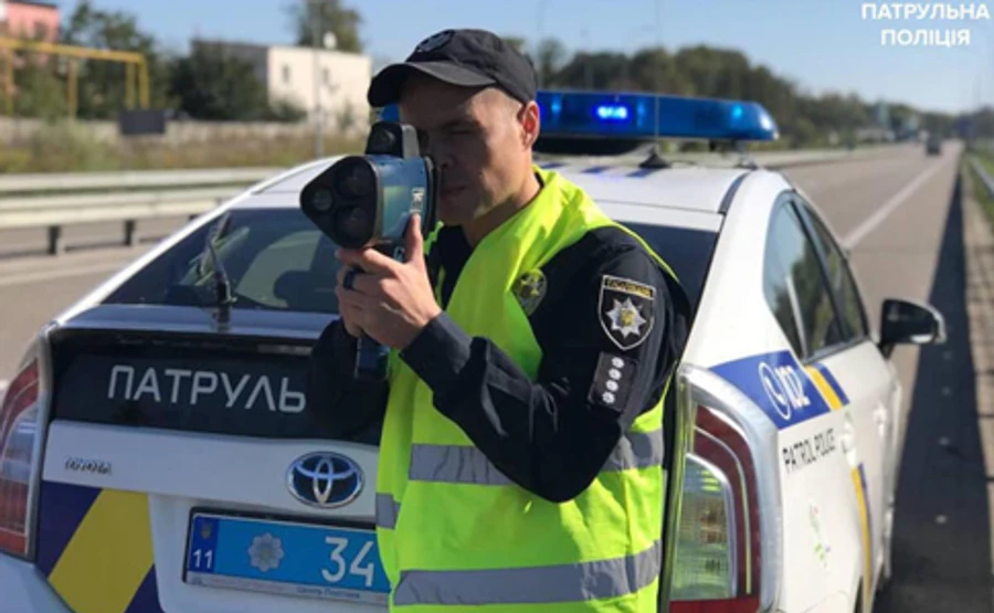 Поліція починає штрафувати за перевищення швидкості 