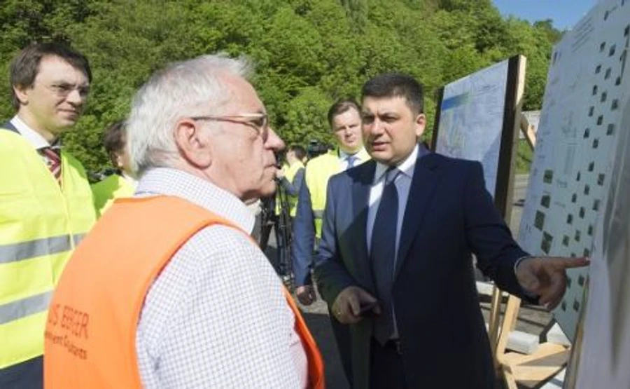 За 2-3 роки ситуація з дорогами буде зовсім інша - Гройсман