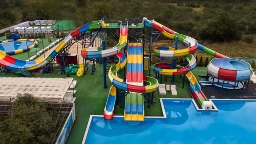 На Полтавщине в аквапарке погиб ребенок: мальчик упал в бассейн