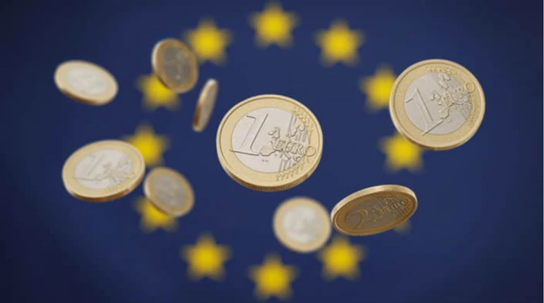 Не на часі? Чому Україна зволікає з фінансовим безвізом і скільки коштуватиме затримка