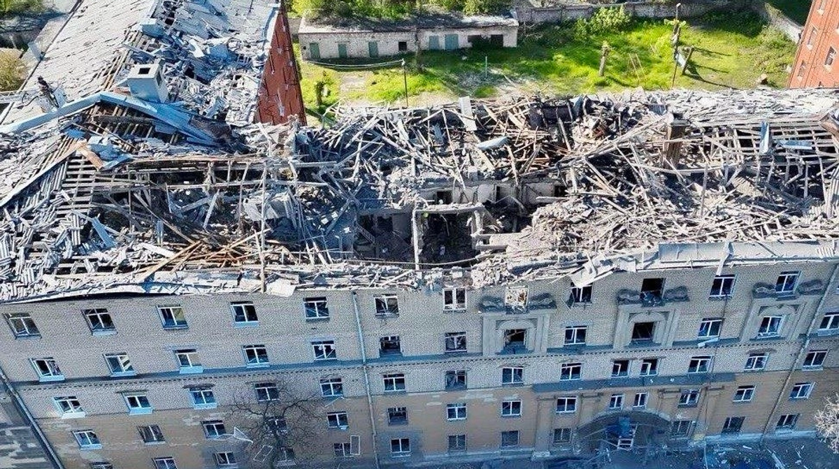 Росіяни атакували Дніпро: пошкоджено гуртожиток, є загиблий і 11 постраждалих