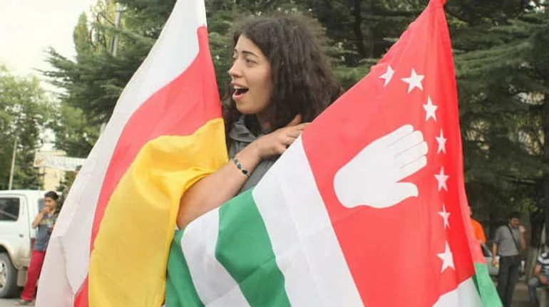 Курс на поглинання: як Росія змінює стратегію щодо окупованих територій Грузії