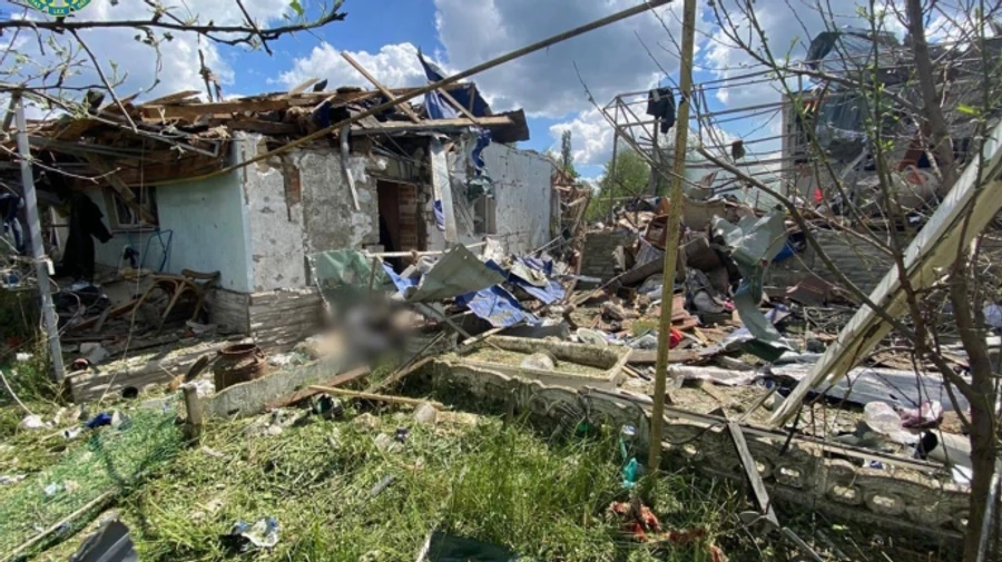 Civilian killed in Russian airstrike on Kupiansk in Kharkiv Oblast – photos