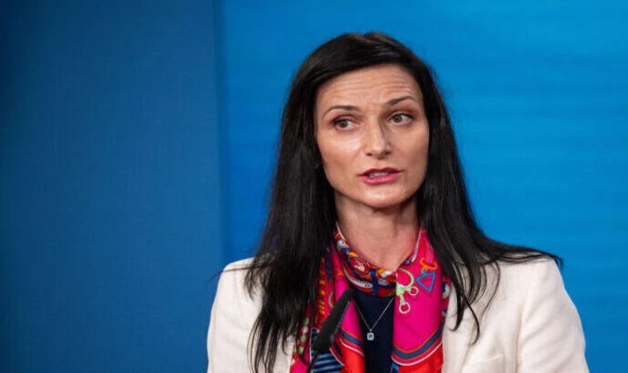 Bulgaria explains decision to open skies to plane of Russian Foreign Minister