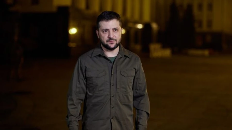 Зеленский: Кто хочет поучать, как противостоять врагу – идите на поле боя