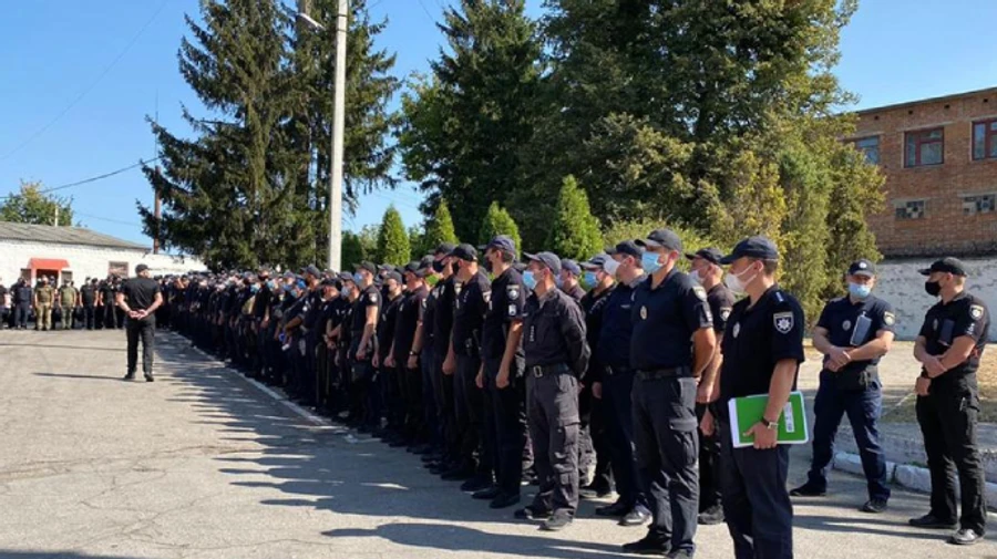 В Умань прибыл сводный отряд полицейских: более полутысячи силовиков