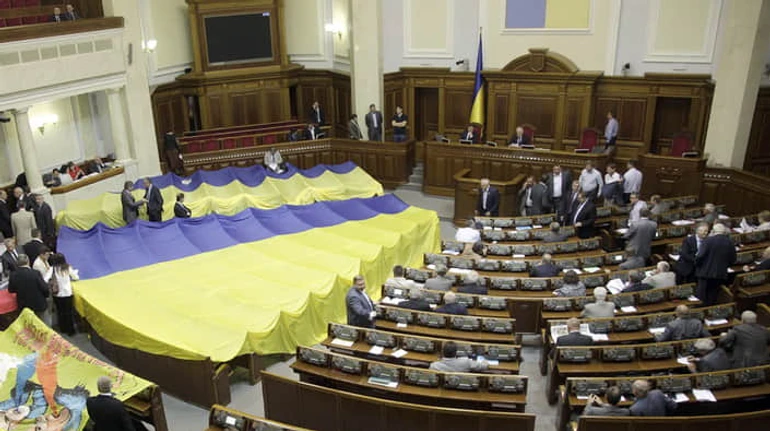 Мови меншин на службі Кремля: навіщо уряд Шмигаля змінює Хартію та що можна зробити краще