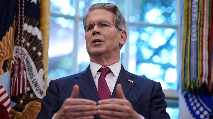 ВМС США будут сопровождать нефтяные танкеры через Ормузский пролив – Бессент