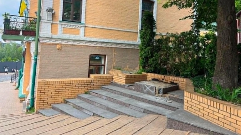 У Києві знесли пам’ятник Михайлу Булгакову