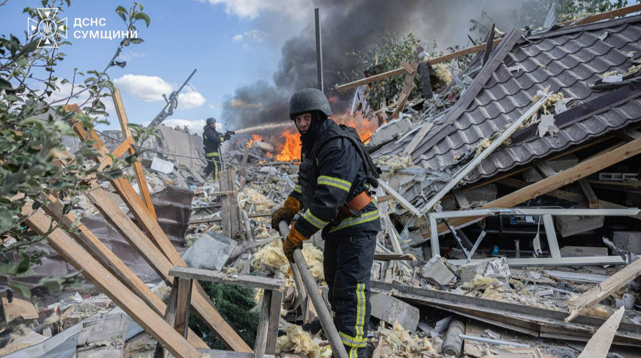 Внаслідок авіаударів в Сумах одна людина загинула і 9 постраждалих