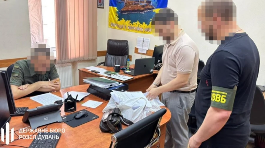 Командир воинской части дал взятку главе ВВК, чтобы избежать фронта – ГБР