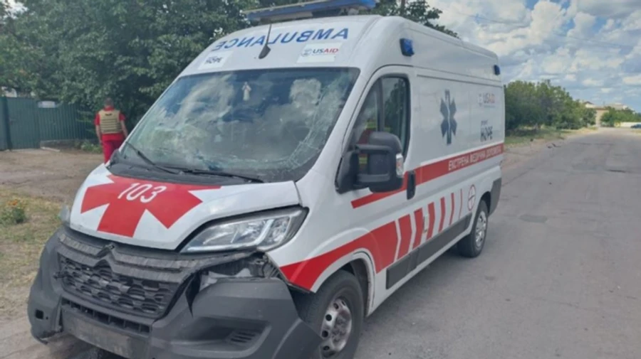 Russian drones strike Novovorontsovka, Kherson Oblast, damaging an ambulance and injuring a civilian – photos