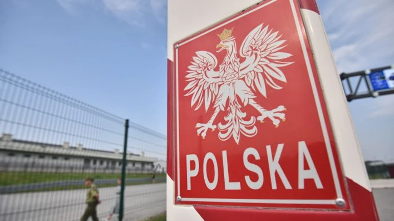 Временную защиту для украинцев в Польше пока не продлили - посольство