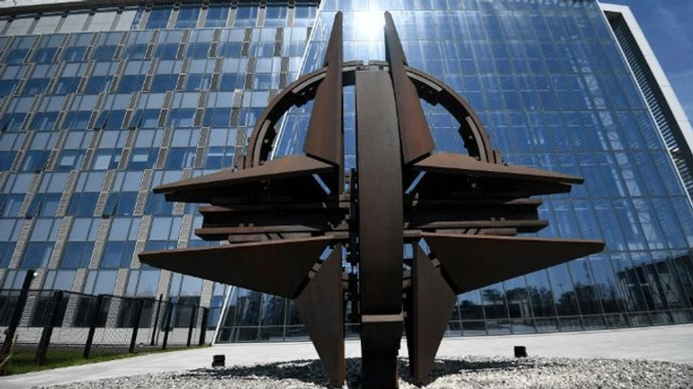 НАТО призвала своих членов сделать зону свободного военного перемещения в ЕС