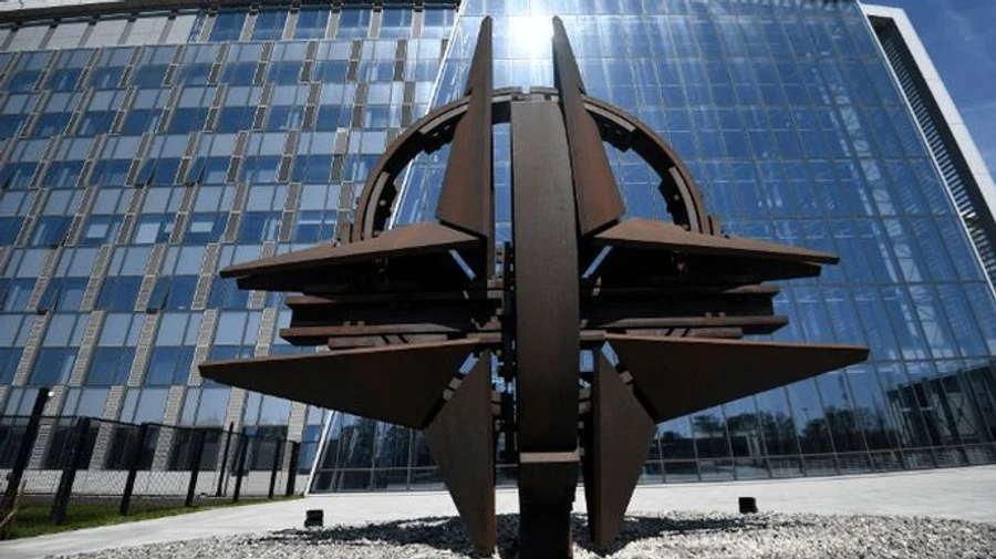 НАТО призвала своих членов сделать зону свободного военного перемещения в ЕС