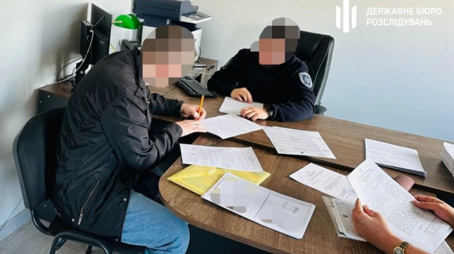 ДБР: Посадовець ТЦК за гроші змінював дані в системі Оберіг
