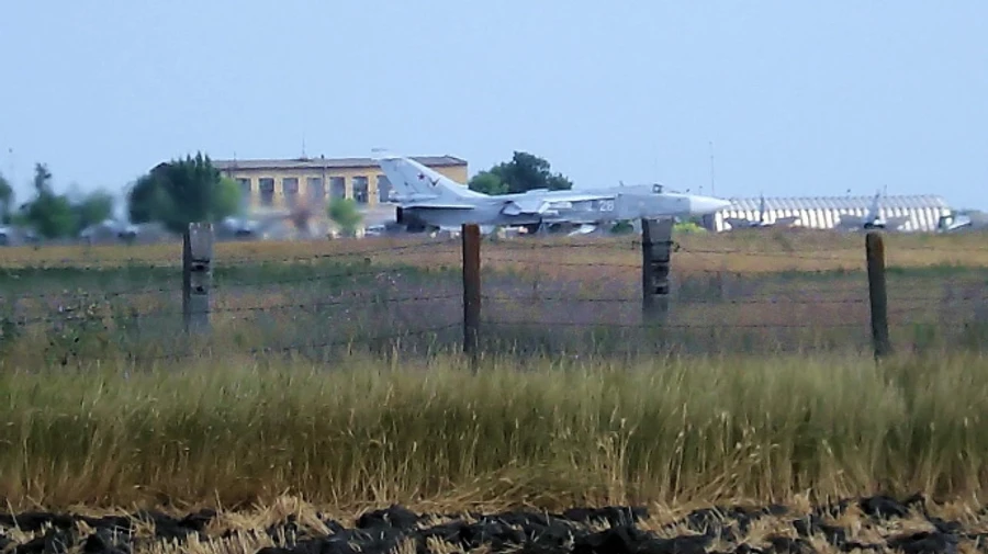 СМИ показали последствия взрыва на аэродроме в российском Ейске 