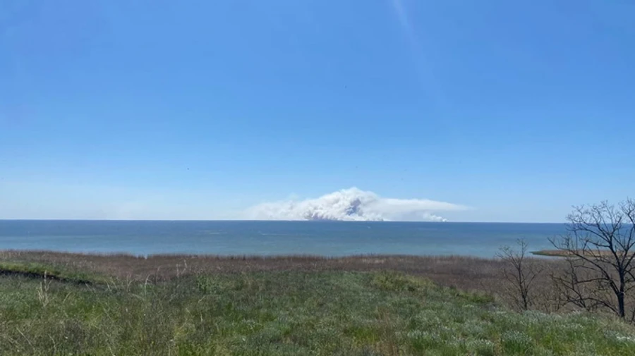 на Кинбурнской косе пожар, который вот-вот может сжечь несколько сел: оккупанты не дают тушить