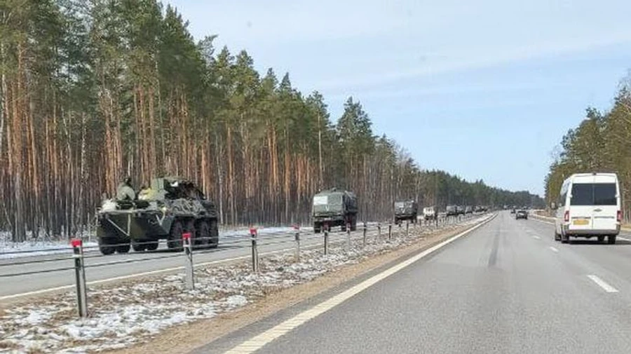 Increasing number of Russian military equipment reported in the Gomel region of Belarus