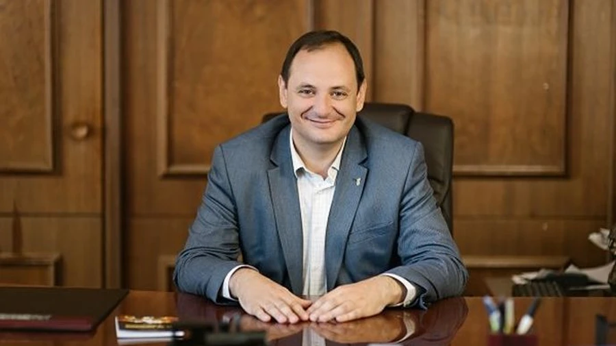 Мер Івано-Франківська доручив виплачувати допомогу невакцинованим в останню чергу