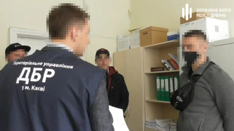 Объявлено подозрение полицейскому, который напал на журналиста hromadske Кутепова