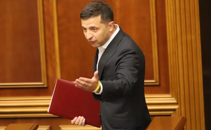 Зеленський пропонує урізати кількість нардепів до 300 і ввести мовний ценз