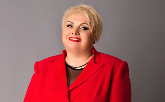 На Київщині автобус зіткнувся з вантажівкою: загинула актриса Дизель шоу