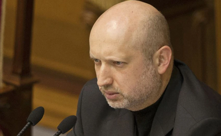 У Путіна зізналися: погрожували збити Турчинова, якщо полетить у Крим