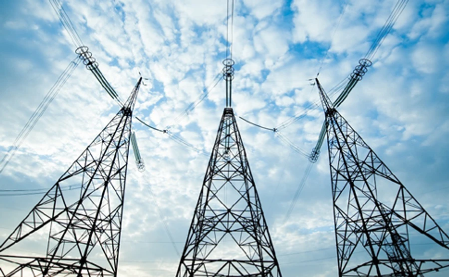 Укрэнерго возобновила поставки электроэнергии в Крым