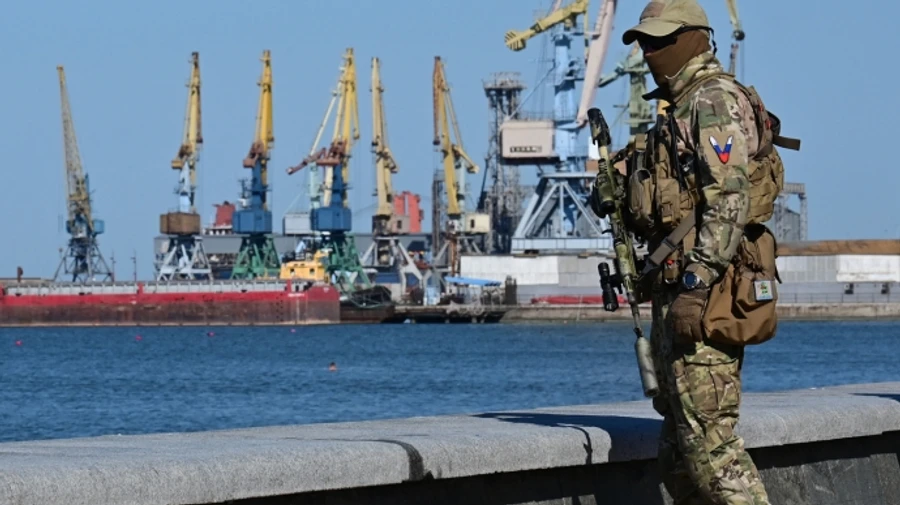 Военные РФ тяжело отравились в баре оккупированного Бердянска – Мариупольский горсовет