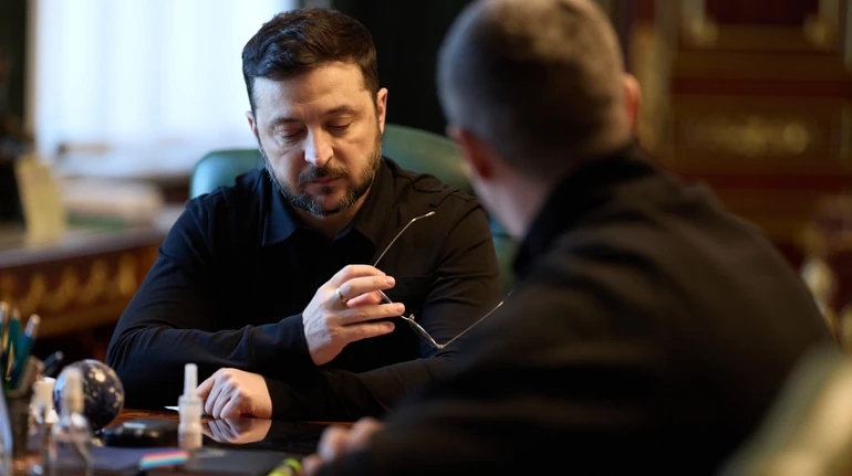 Закрытие неба, вопрос бусификации, контракты в армии: Зеленский поставил Федорову три ключевые задачи