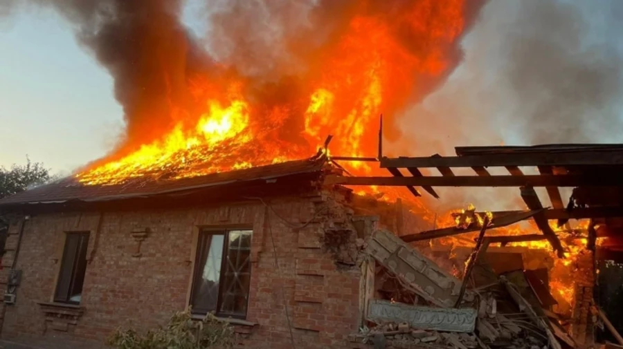 Russian evening attacks on Nikopol injure 4 people, including 10-year-old boy – photos