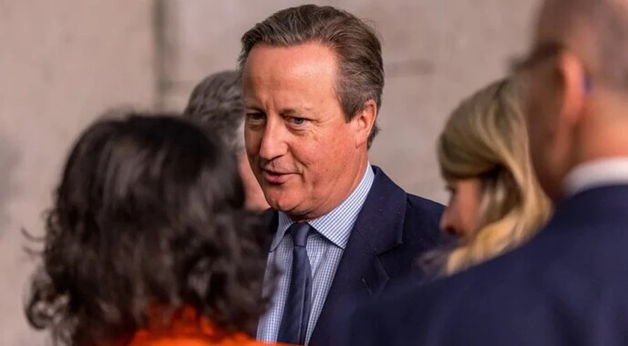 UK Foreign Secretary compares Putin to Hitler and urges against appeasing him